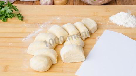 самса с курицей из слоеного теста