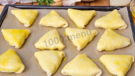 самса с курицей из слоеного теста