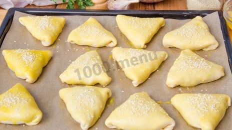 самса с курицей из слоеного теста