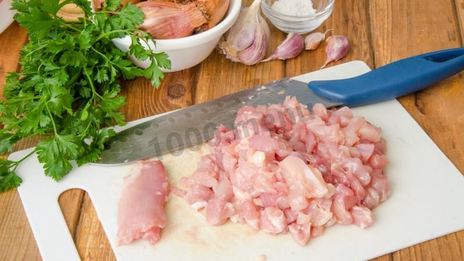 самса с курицей из слоеного теста