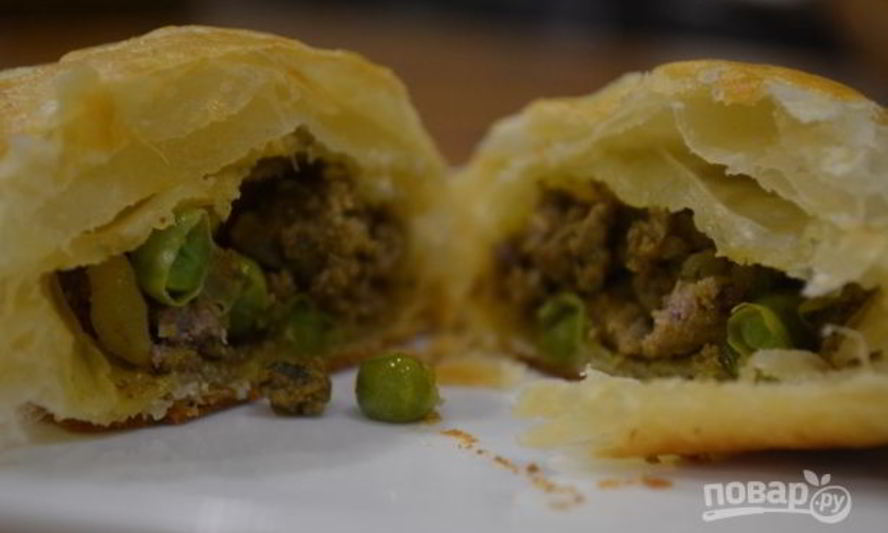 Рецепт самсы с мясом из слоеного теста