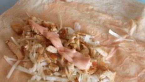 домашняя шаурма с курицей в лаваше