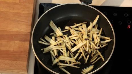 шаверма с бараниной, брынзой и баклажанами