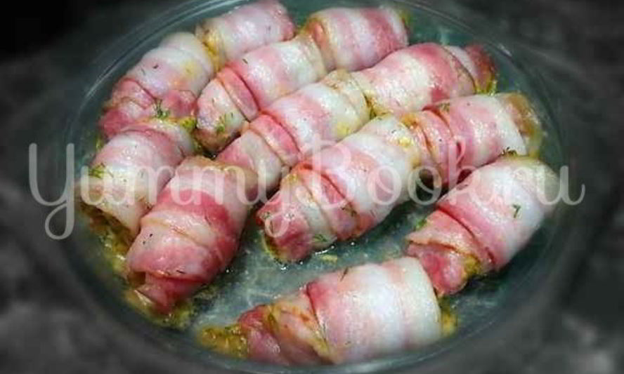 Рецепт сосисок с сыром в беконе
