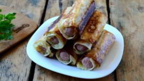 сосиски в картофельно-сырной шубке