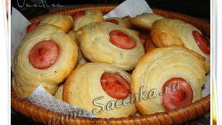 Сосиски в слоеном тесте Пуговки