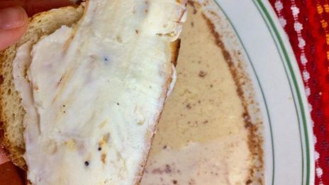 французские жареные сэндвичи с сыром филадельфия и зелеными яблоками