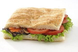 Горячие сэндвичи с грибами и томатами