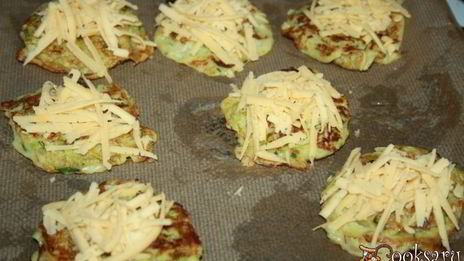 кабачковые сэндвичи с начинкой из куриного филе