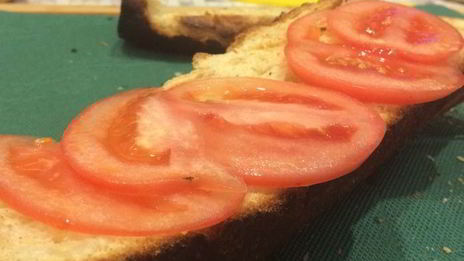 хрустящий сэндвич с грушами-гриль и запеченными грибами