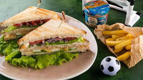 клаб-сэндвич с лососевым паштетом