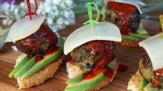 Мини-сэндвичи с тефтелями