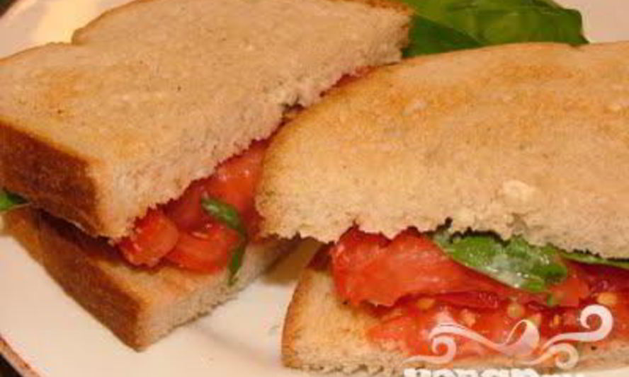 Рецепт румяного сэндвича с помидором