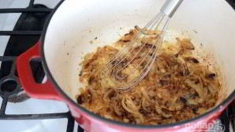 сэндвич с карамелизированным луком