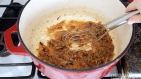 сэндвич с карамелизированным луком