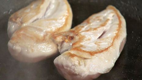 сэндвич с курицей и не чипсами из бекона