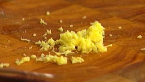 сэндвич с курицей карри, радиккио и базиликом