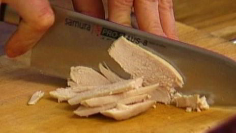 сэндвич с курицей карри, радиккио и базиликом