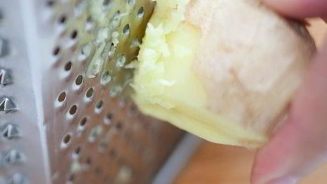 сэндвич с курицей в арахисовом соусе