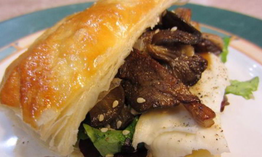 Рецепт сэндвича с моцареллой, грибами и соусом нисуаз