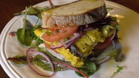 сэндвич с омлетом