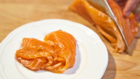 сэндвич с семгой и рукколой