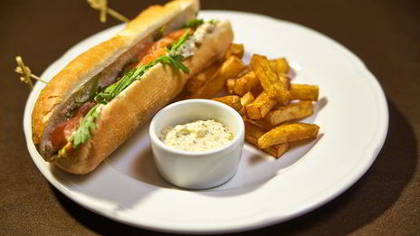 сэндвич с семгой и рукколой