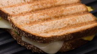 Сэндвичи с грибами и моцареллой