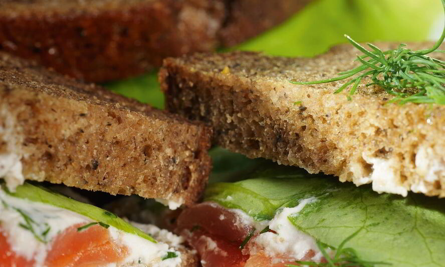 Рецепт сэндвичей с семгой и сыром ронделе