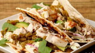 Такос с рыбой и салатом