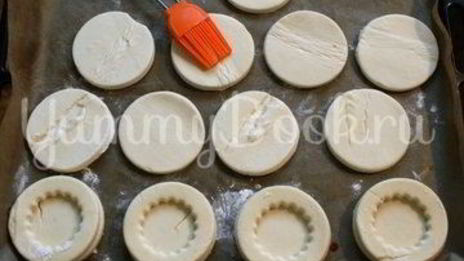 тарталетки из слоеного теста с начинкой