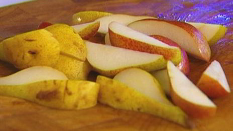 тарталетки с грушами, грецкими орехами и голубым сыром