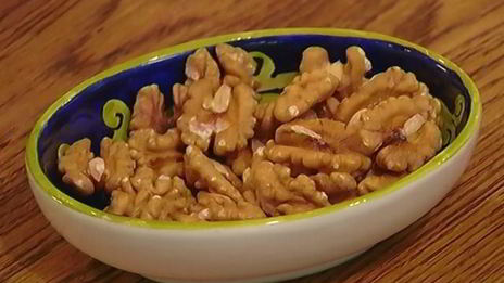 тарталетки с грушами, грецкими орехами и голубым сыром