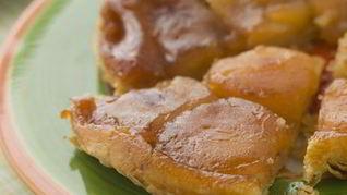 Тарталетки с хурмой и клюквой