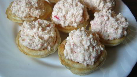 тарталетки с крабовым паштетом