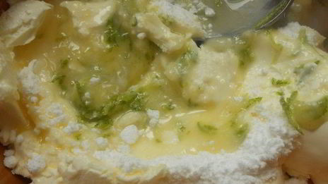 тарталетки с лаймовым маскарпоне и ромовой вишней