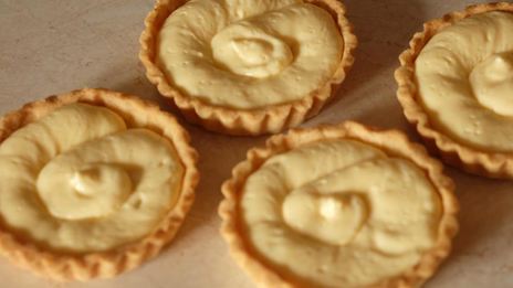 тарталетки с лимонно-лаймовым кремом и меренгой