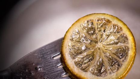 тарталетки с лимонно-лаймовым кремом и меренгой