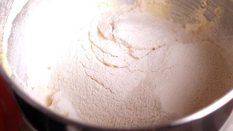 тарталетки с лимонно-лаймовым кремом и меренгой