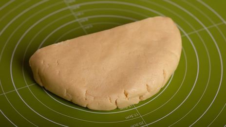 тарталетки с лимонно-лаймовым кремом и меренгой