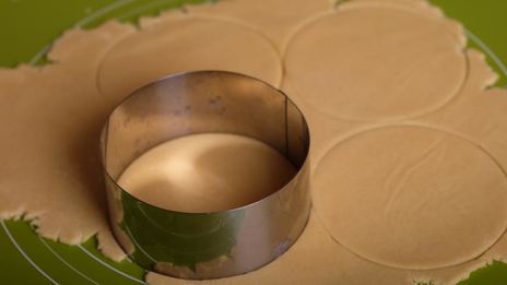 тарталетки с лимонно-лаймовым кремом и меренгой