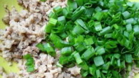 тарталетки с печенью трески и яйцом