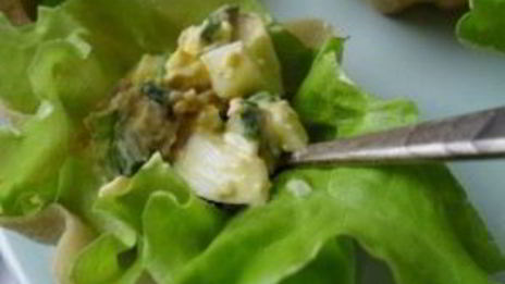 тарталетки с печенью трески и яйцом