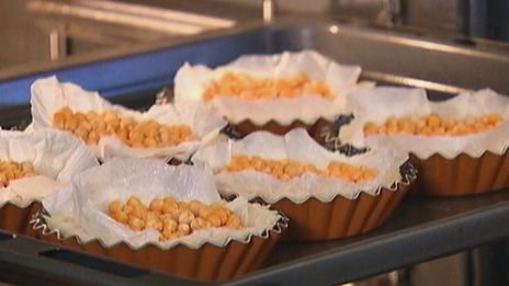 тарталетки с рикоттой и руколой