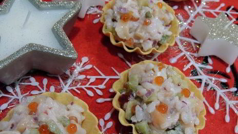 тарталетки с семгой и икрой