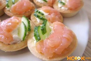 Тарталетки с творожным сыром и семгой