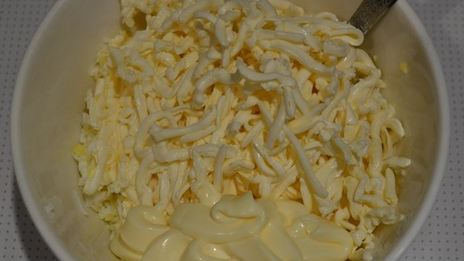 тарталетки с яйцом и сыром