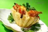 Закусочные рисовые тарталетки с запеченными овощами и куриным филе под сыром