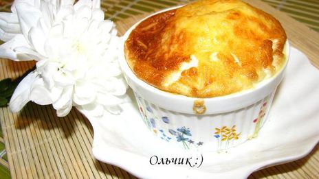 закусочные рисовые тарталетки с запеченными овощами и куриным филе под сыром