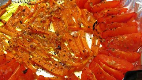 закусочные рисовые тарталетки с запеченными овощами и куриным филе под сыром